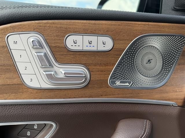 Mercedes-Benz GLE 580 Vehicle Full-screen Gallery Image 29