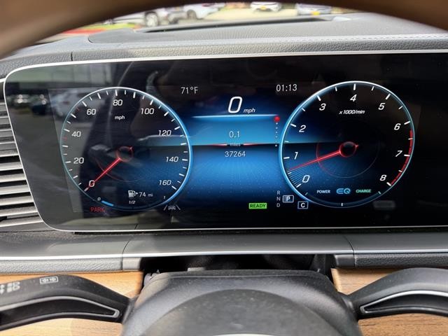 Mercedes-Benz GLE 580 Vehicle Full-screen Gallery Image 31