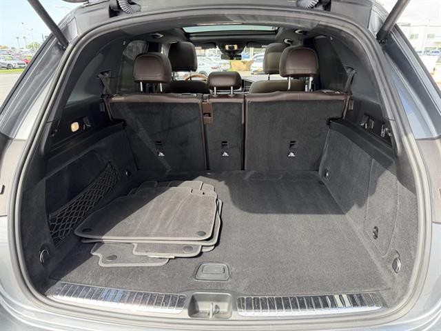 Mercedes-Benz GLE 580 Vehicle Full-screen Gallery Image 32