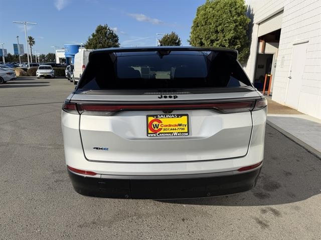 Jeep Wagoneer S Vehicle Full-screen Gallery Image 05