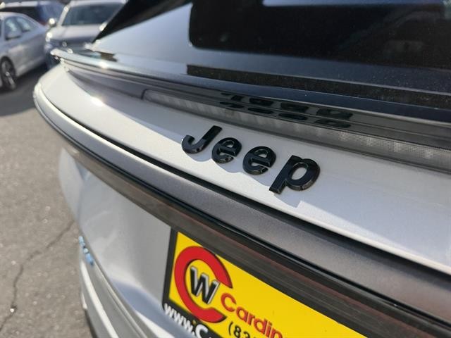 Jeep Wagoneer S Vehicle Full-screen Gallery Image 10