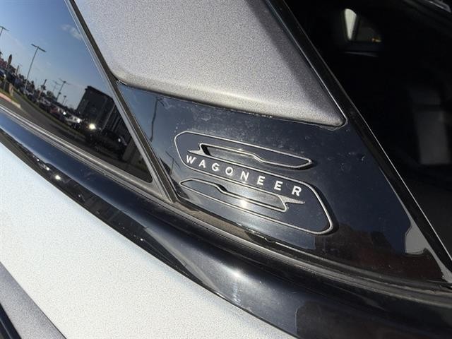 Jeep Wagoneer S Vehicle Full-screen Gallery Image 12