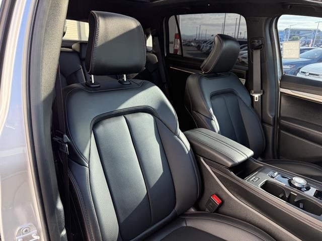 Jeep Wagoneer S Vehicle Full-screen Gallery Image 20