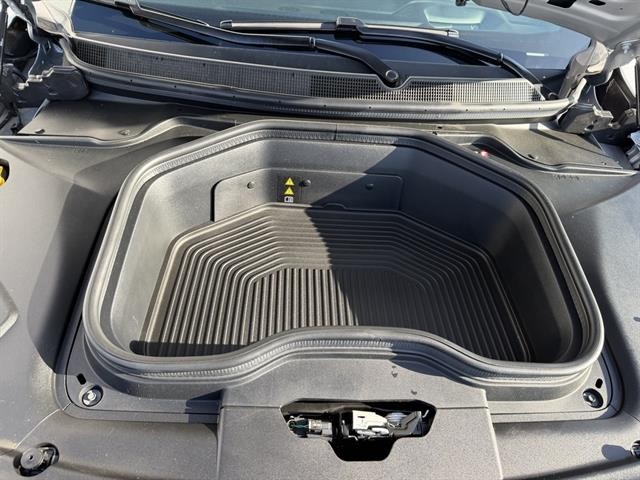 Jeep Wagoneer S Vehicle Full-screen Gallery Image 29