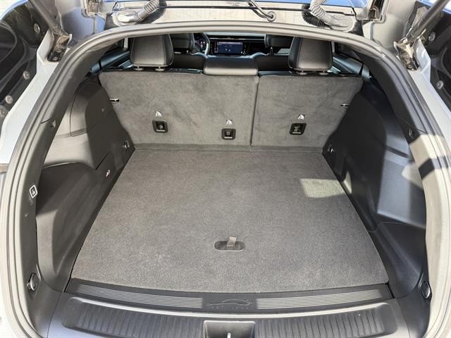 Jeep Wagoneer S Vehicle Full-screen Gallery Image 30