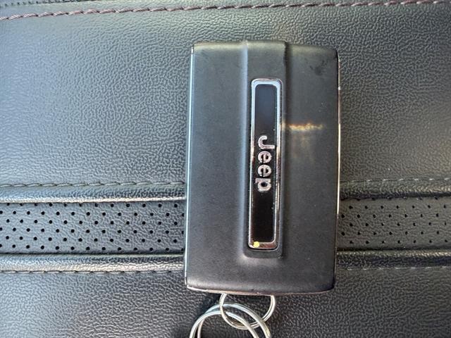 Jeep Wagoneer S Vehicle Full-screen Gallery Image 32