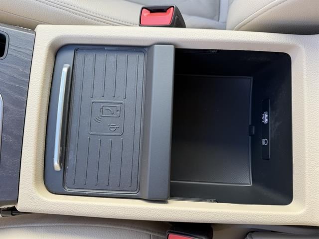 Audi Q5 Vehicle Full-screen Gallery Image 27