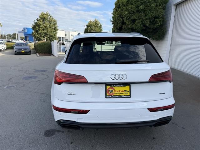 Audi Q5 Vehicle Full-screen Gallery Image 03