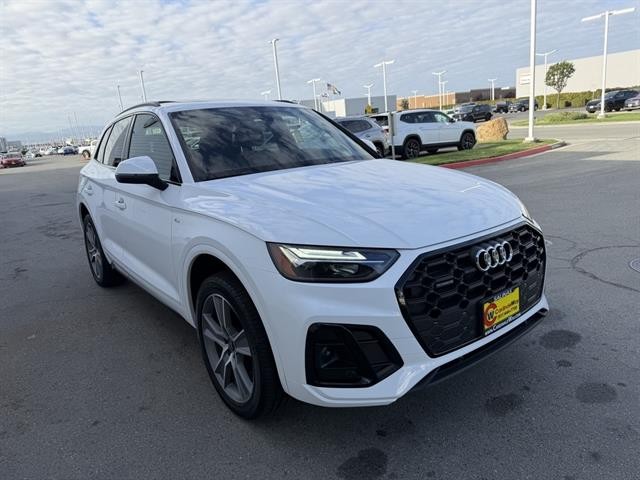 Audi Q5 Vehicle Full-screen Gallery Image 06