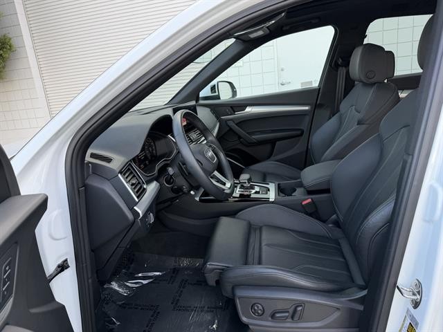 Audi Q5 Vehicle Full-screen Gallery Image 15