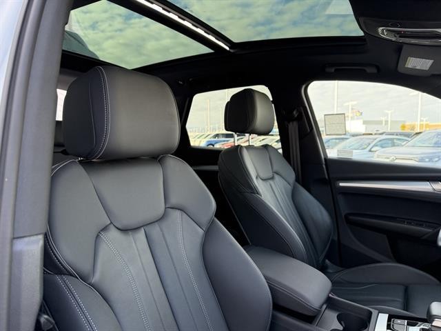 Audi Q5 Vehicle Full-screen Gallery Image 20