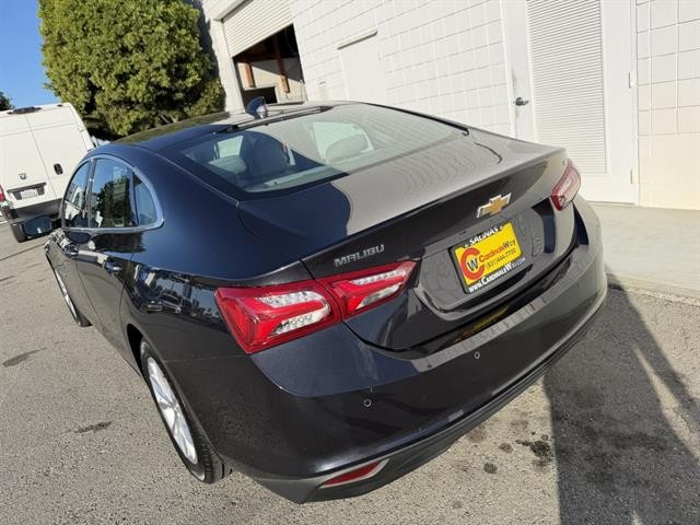 Chevrolet Malibu Vehicle Full-screen Gallery Image 04