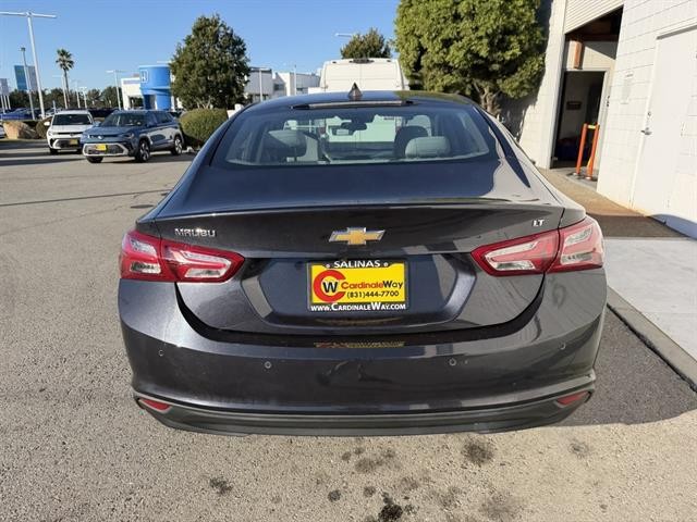 Chevrolet Malibu Vehicle Full-screen Gallery Image 05