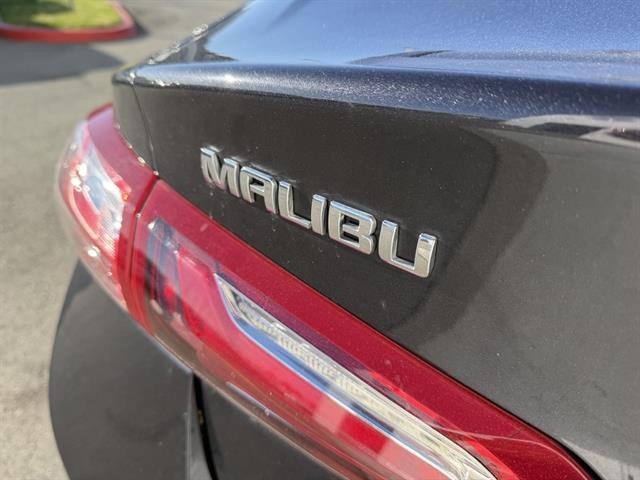 Chevrolet Malibu Vehicle Full-screen Gallery Image 10