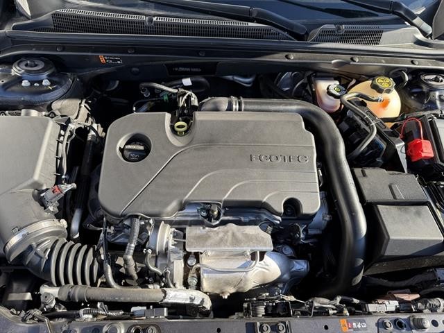 Chevrolet Malibu Vehicle Full-screen Gallery Image 13