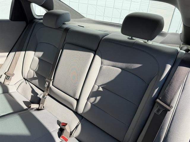 Chevrolet Malibu Vehicle Full-screen Gallery Image 18