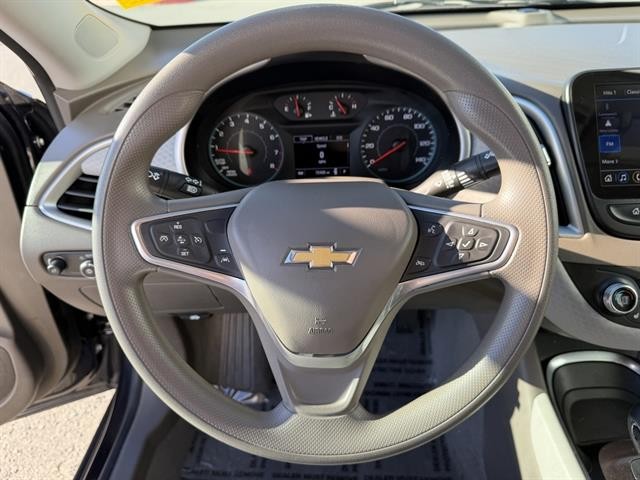 Chevrolet Malibu Vehicle Full-screen Gallery Image 21