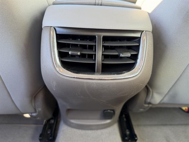 Chevrolet Malibu Vehicle Full-screen Gallery Image 25