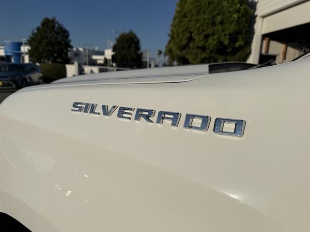 Chevrolet Silverado 1500 Vehicle Full-screen Gallery Image 11