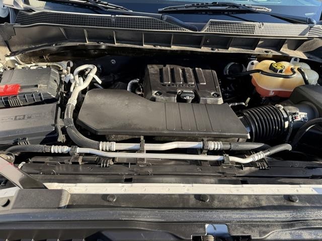 Chevrolet Silverado 1500 Vehicle Full-screen Gallery Image 14