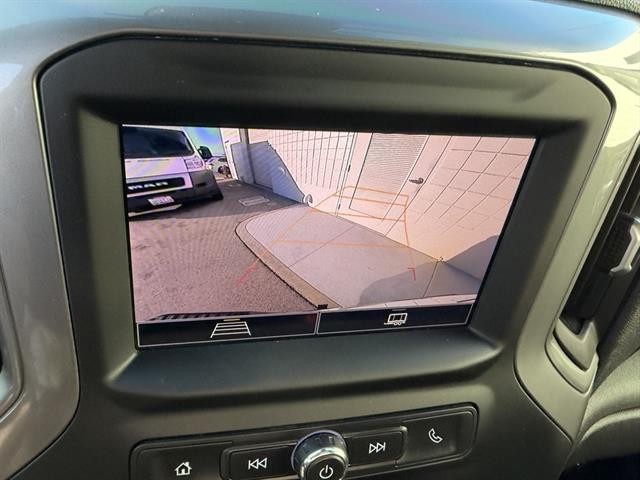 Chevrolet Silverado 1500 Vehicle Full-screen Gallery Image 21