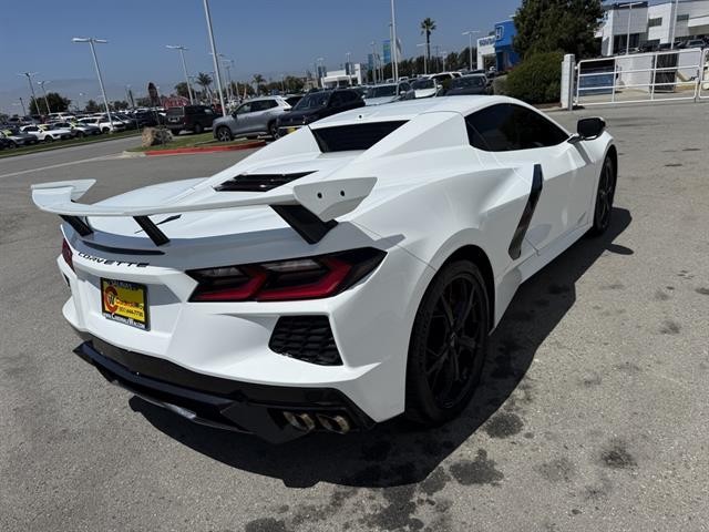 Chevrolet Corvette Vehicle Full-screen Gallery Image 06