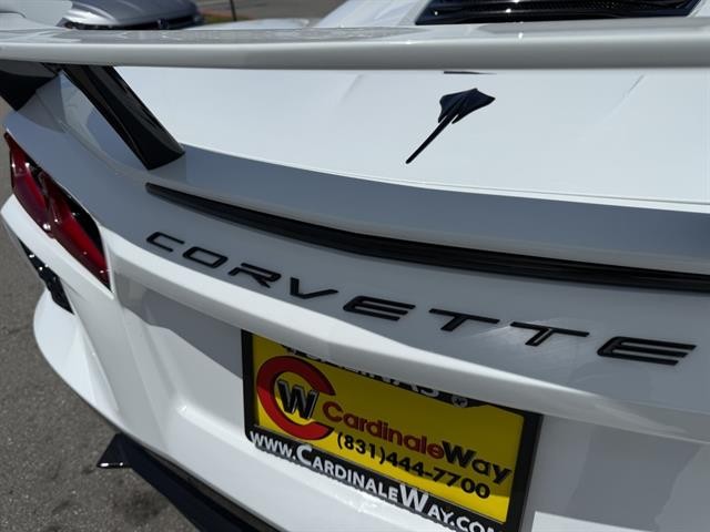 Chevrolet Corvette Vehicle Full-screen Gallery Image 10