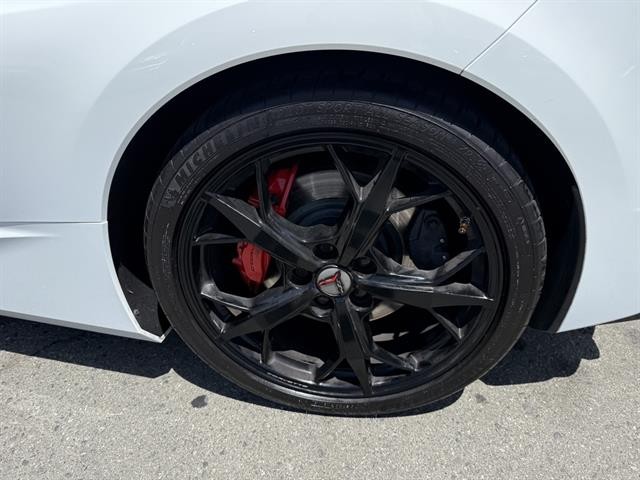 Chevrolet Corvette Vehicle Full-screen Gallery Image 11