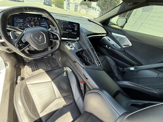 Chevrolet Corvette Vehicle Full-screen Gallery Image 12