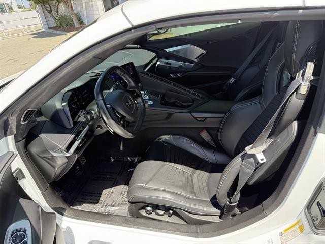 Chevrolet Corvette Vehicle Full-screen Gallery Image 13