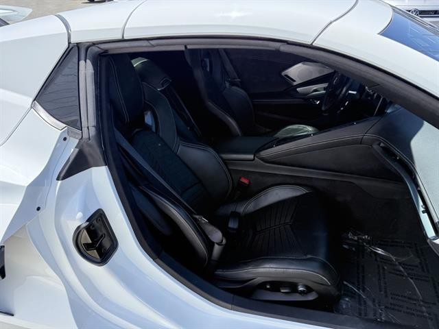 Chevrolet Corvette Vehicle Full-screen Gallery Image 15