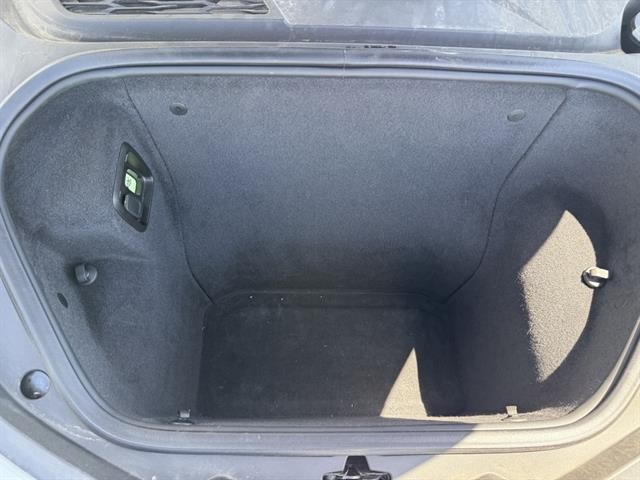 Chevrolet Corvette Vehicle Full-screen Gallery Image 26