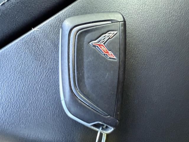 Chevrolet Corvette Vehicle Full-screen Gallery Image 27