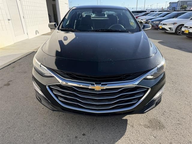 Chevrolet Malibu Vehicle Full-screen Gallery Image 09