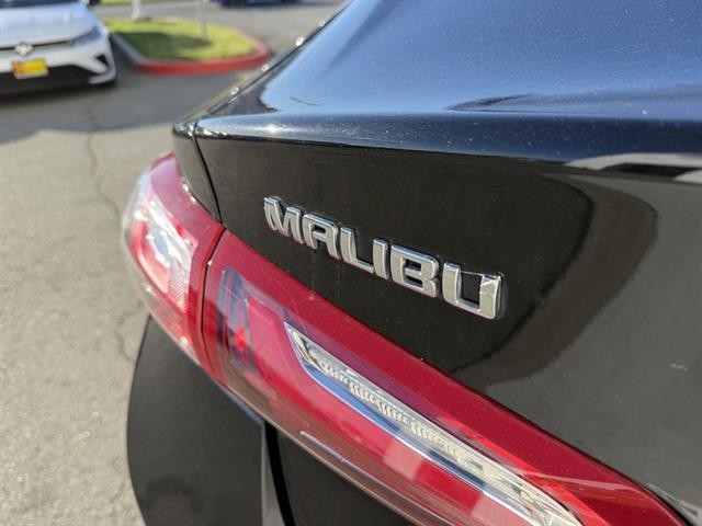 Chevrolet Malibu Vehicle Full-screen Gallery Image 10