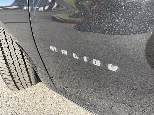 Chevrolet Malibu Vehicle Full-screen Gallery Image 11