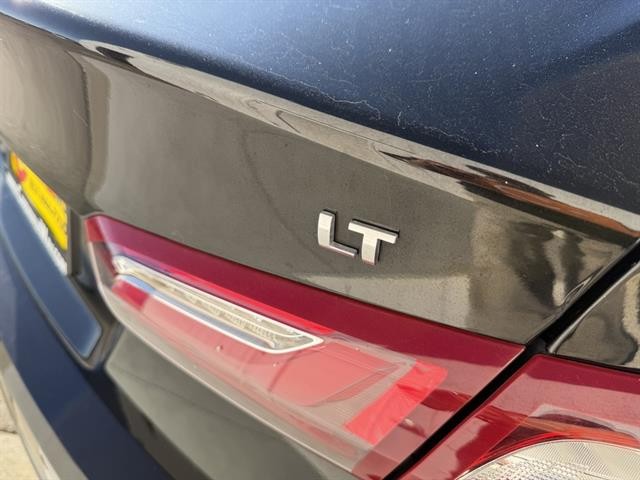 Chevrolet Malibu Vehicle Full-screen Gallery Image 13