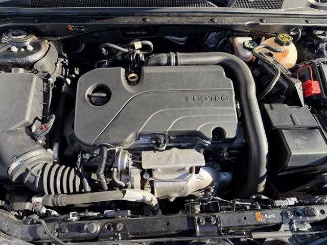 Chevrolet Malibu Vehicle Full-screen Gallery Image 15