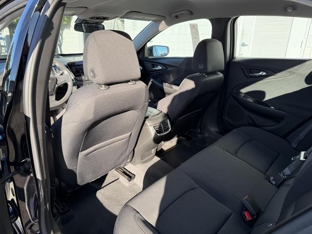 Chevrolet Malibu Vehicle Full-screen Gallery Image 18