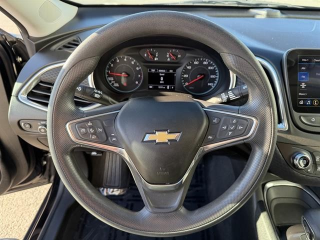 Chevrolet Malibu Vehicle Full-screen Gallery Image 23