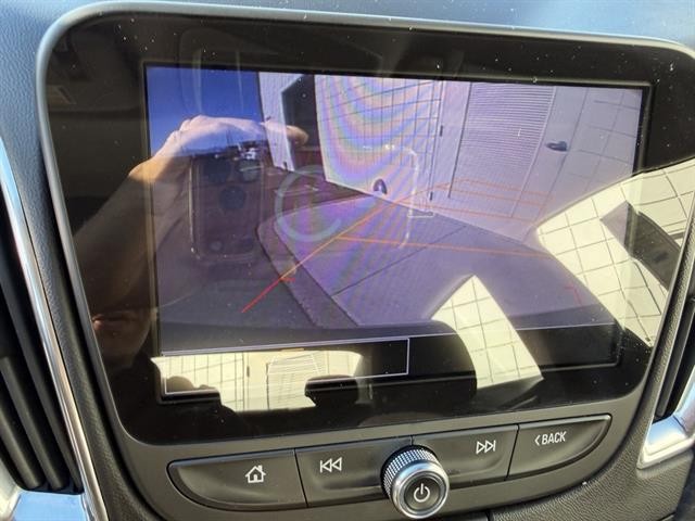 Chevrolet Malibu Vehicle Full-screen Gallery Image 25