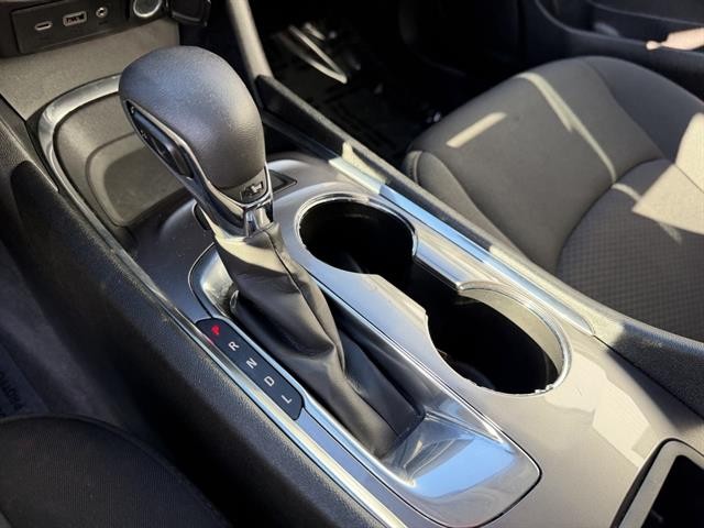 Chevrolet Malibu Vehicle Full-screen Gallery Image 28