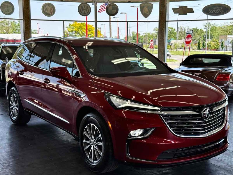 Buick Enclave Vehicle Full-screen Gallery Image 01