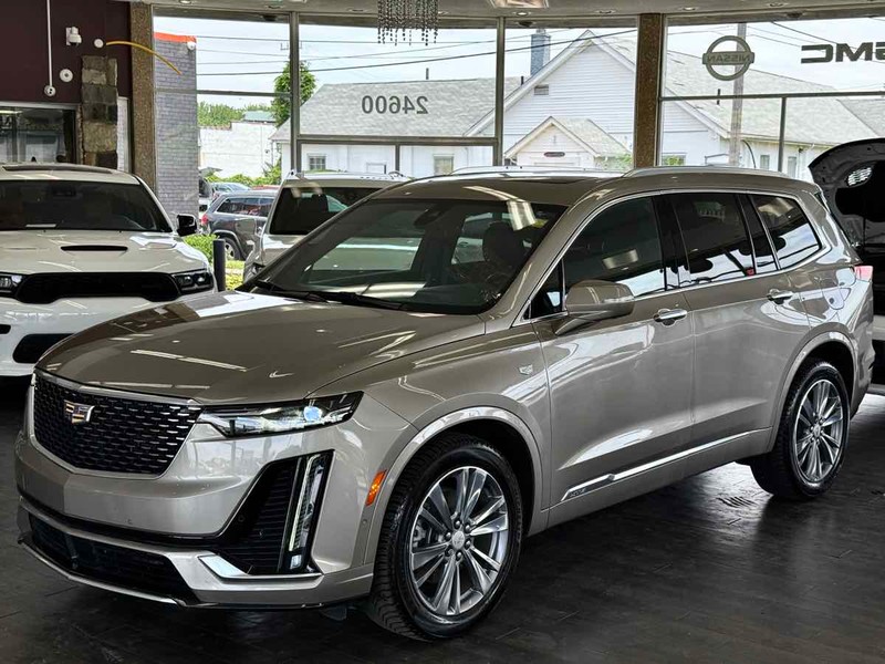 Cadillac XT6 Vehicle Full-screen Gallery Image 03
