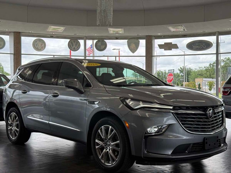 Buick Enclave Vehicle Full-screen Gallery Image 02