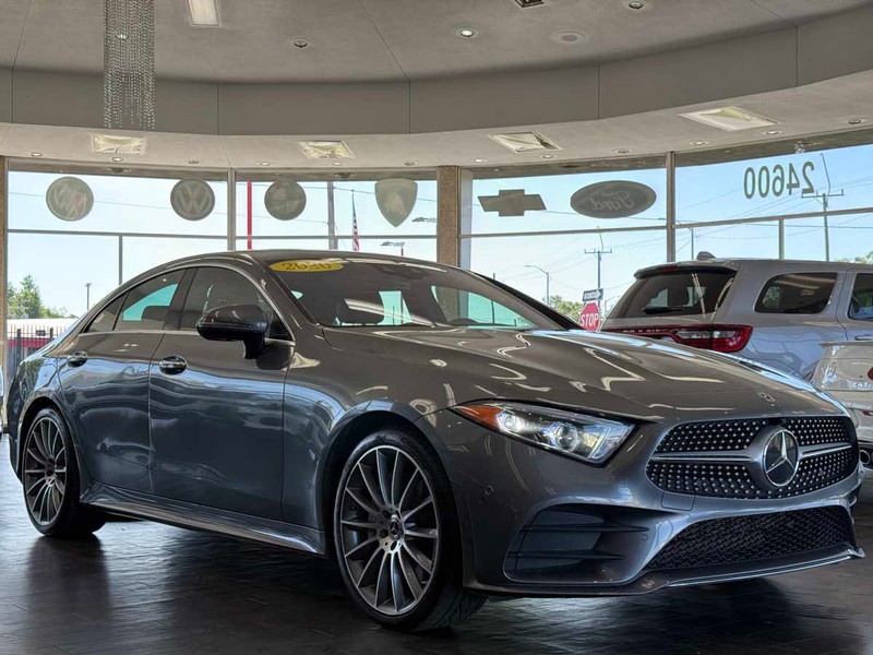 Mercedes-Benz CLS Vehicle Full-screen Gallery Image 02