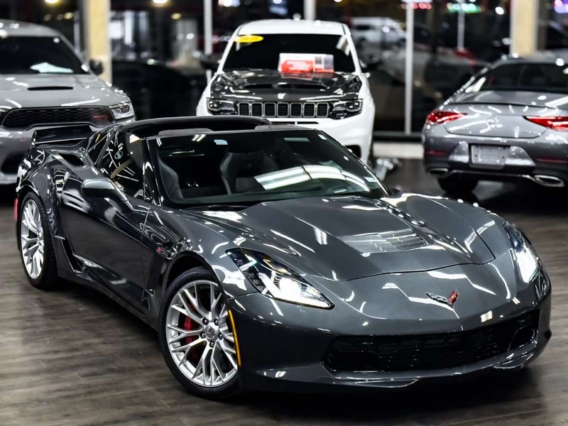 Chevrolet Corvette Vehicle Full-screen Gallery Image 02