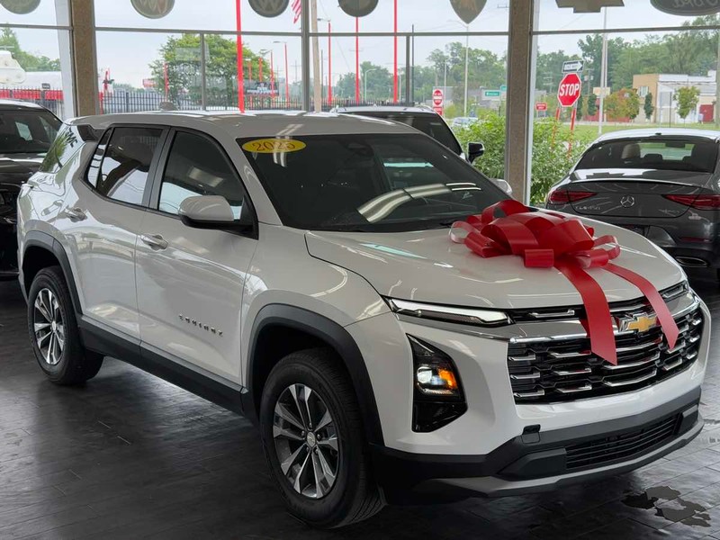 Chevrolet Equinox Vehicle Full-screen Gallery Image 01