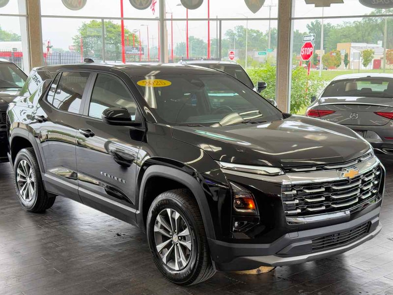 Chevrolet Equinox Vehicle Full-screen Gallery Image 01