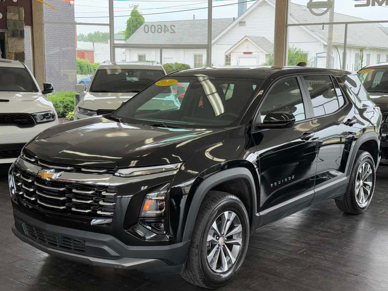 Chevrolet Equinox Vehicle Full-screen Gallery Image 03